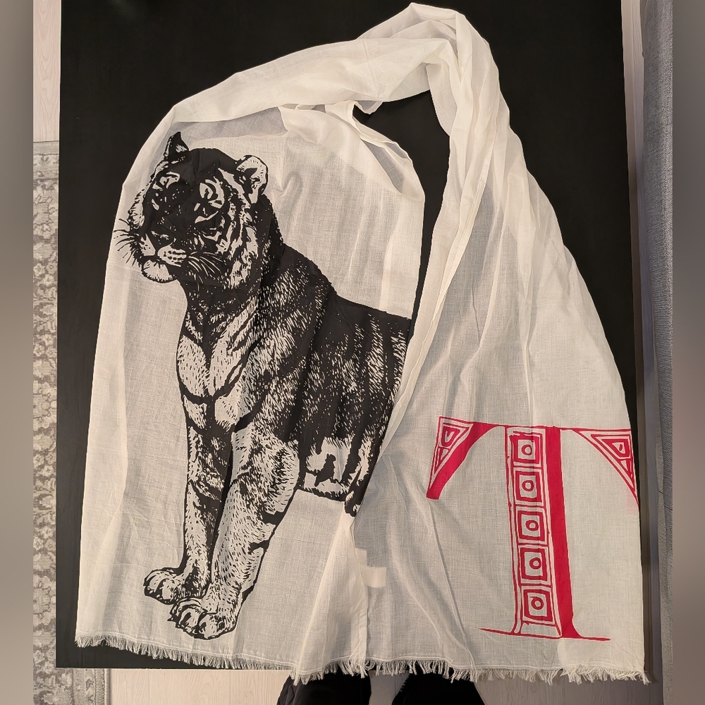 Lightweight Cotton Tiger Scarf